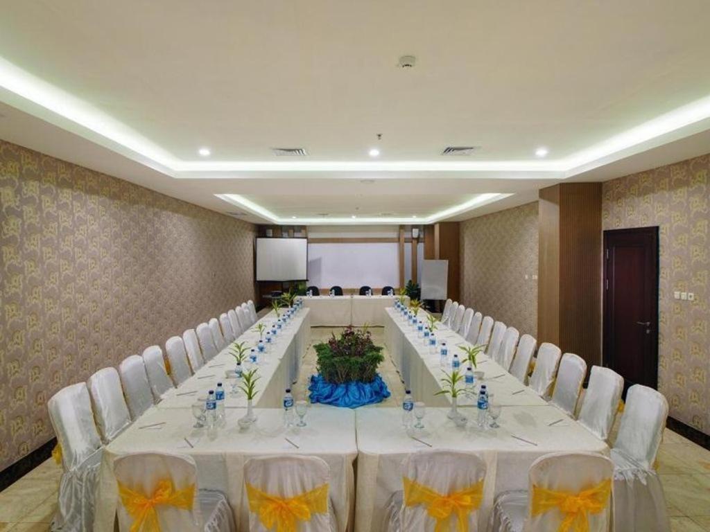 Horison Hotel Pematang Siantar Exteriör bild