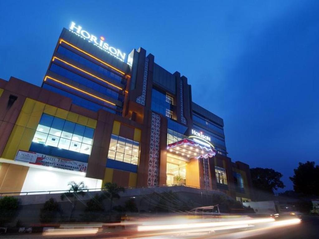 Horison Hotel Pematang Siantar Exteriör bild