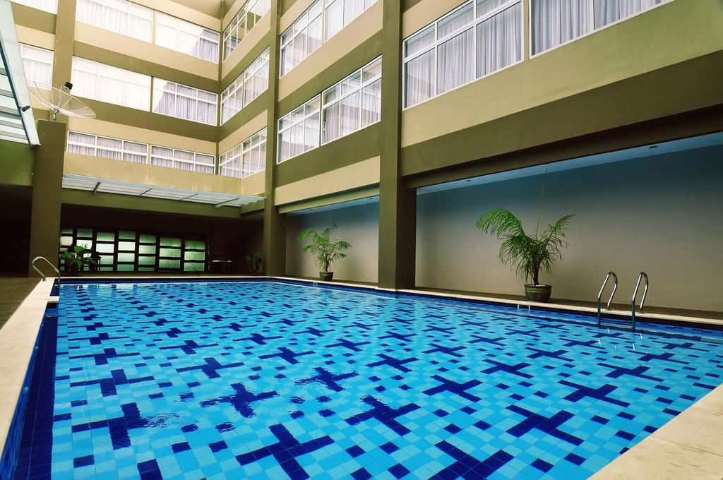 Horison Hotel Pematang Siantar Exteriör bild