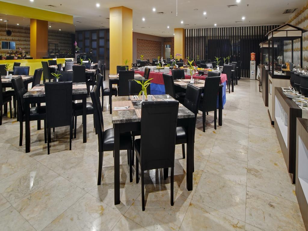 Horison Hotel Pematang Siantar Exteriör bild
