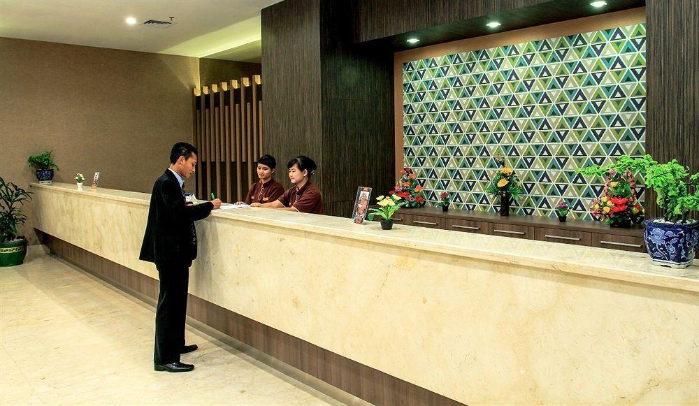 Horison Hotel Pematang Siantar Exteriör bild